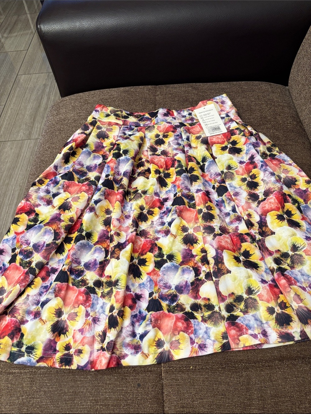 Vibrant Floral Pleated A-Line Skirt in Multicolor